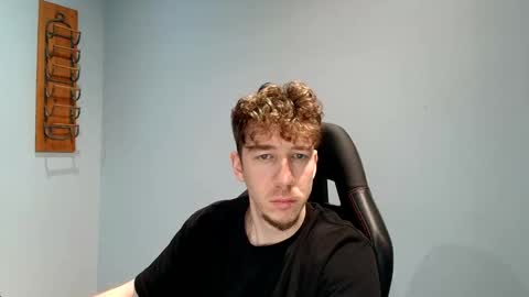 Snapshot of dannythreeyway chatting on September 19, 11:59 pm DannyThreeWay online show from September 19, 11:59 pm