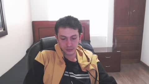 Snapshot of danruiz33 chatting on February 5, 1:54 pm Dan online show from February 5, 1:54 pm