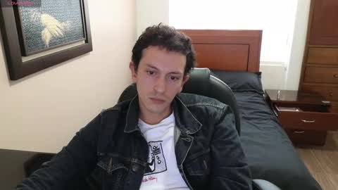 Snapshot of danruiz33 chatting on February 17, 9:19 pm Dan online show from February 17, 9:19 pm