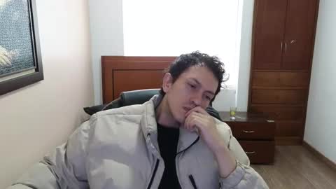 Snapshot of danruiz33 chatting on February 14, 1:40 pm Dan online show from February 14, 1:40 pm
