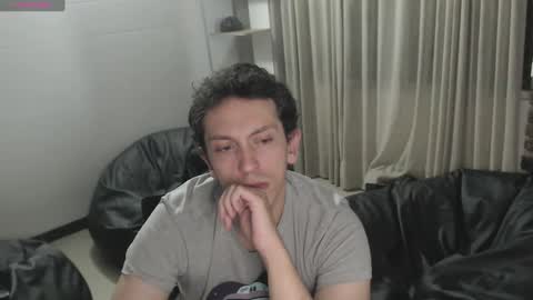 Snapshot of danruiz33 chatting on December 3, 11:24 pm Dan online show from December 3, 11:24 pm