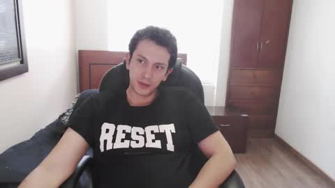 Snapshot of danruiz33 chatting on February 9, 5:11 pm Dan online show from February 9, 5:11 pm