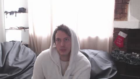 Snapshot of danruiz33 chatting on January 3, 1:58 pm Dan online show from January 3, 1:58 pm