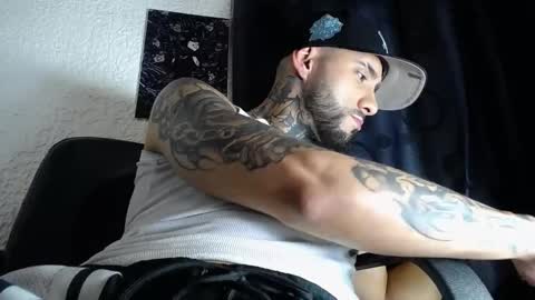 Snapshot of dante_d_angelo_ chatting on October 2, 11:31 pm dante_d_angelo_ online show from October 2, 11:31 pm