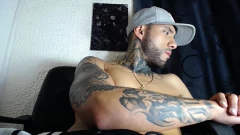 Snapshot of dante_d_angelo_ chatting on October 15, 5:59 am dante_d_angelo_ online show from October 15, 5:59 am