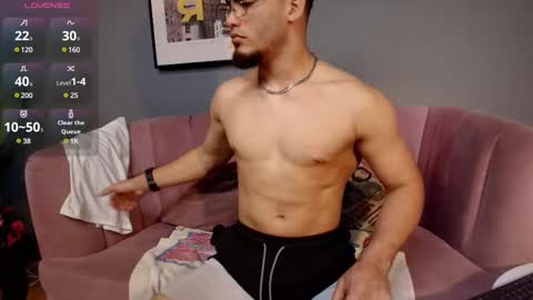Snapshot of dante_fox_ chatting on February 20, 12:08 am Dante Fox online show from February 20, 12:08 am