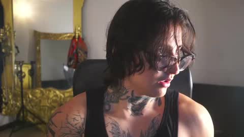 Snapshot of dantecoppolaa chatting on February 25, 8:41 pm Dante coppola online show from February 25, 8:41 pm