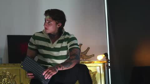 Snapshot of dantecoppolaa chatting on September 28, 8:18 pm Dante coppola online show from September 28, 8:18 pm