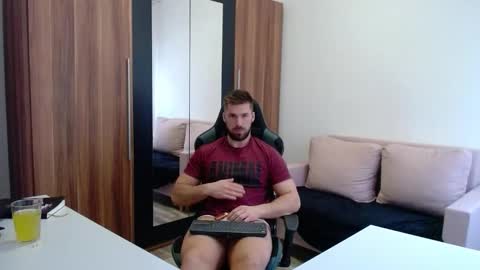 darius_94 online show from March 9, 10:31 am