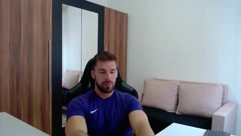 darius_94 online show from November 27, 8:40 am