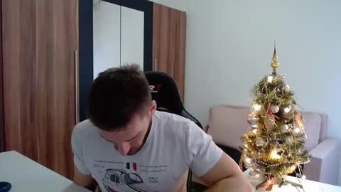 darius_94 online show from December 3, 10:21 am