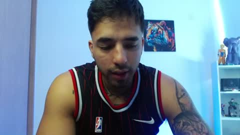 Darius Phoenix  online show from July 8, 6:12 pm
