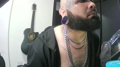 darkclothes online show from January 10, 10:46 pm