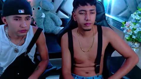 darwinandbrayan online show from November 11, 3:33 am