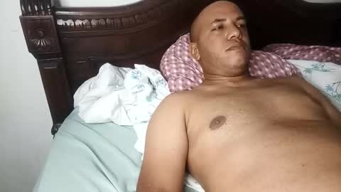 darwinsreyes online show from November 8, 9:51 pm