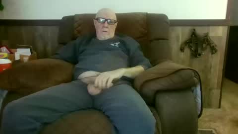 dave571960 online show from April 11, 10:52 am