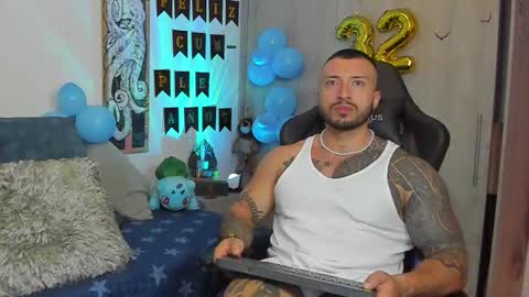 Snapshot of dave_max93 chatting on February 25, 3:38 pm DAVE MAX online show from February 25, 3:38 pm