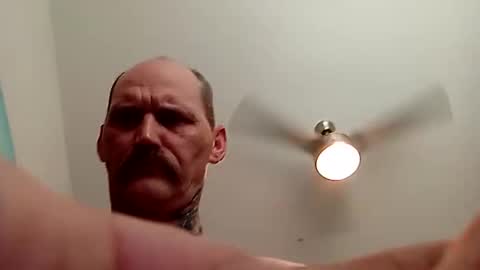 Snapshot of davedowning042075 chatting on October 22, 6:43 pm davedowning042075 online show from October 22, 6:43 pm