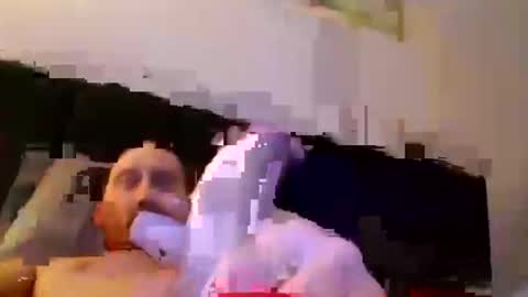 Snapshot of davedowning042075 chatting on September 22, 1:32 pm davedowning042075 online show from September 22, 1:32 pm