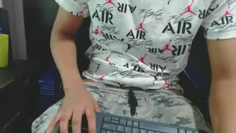 Snapshot of david_efrem chatting on October 11, 9:08 pm david_efrem online show from October 11, 9:08 pm