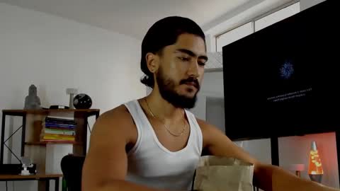 Hey im David that loves to explore and speak their fantasies. Very open talktative and nice. Feel free to chat with me online show from December 10, 2:39 pm