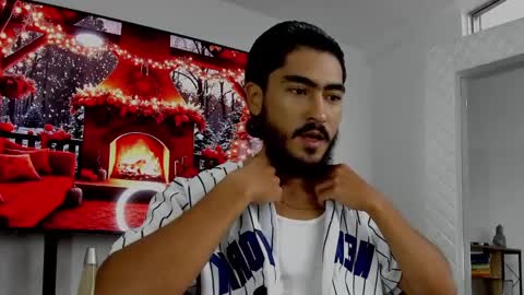 Hey im David that loves to explore and speak their fantasies. Very open talktative and nice. Feel free to chat with me online show from December 25, 12:05 pm