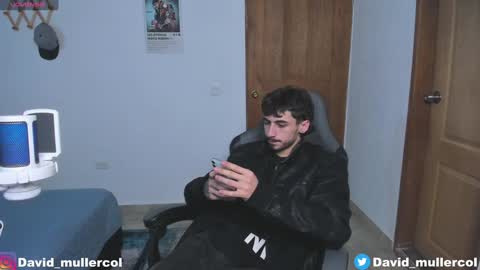 Snapshot of david_muller_ chatting on December 20, 1:25 am David online show from December 20, 1:25 am