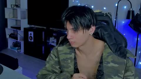 davis online show from January 17, 9:01 am