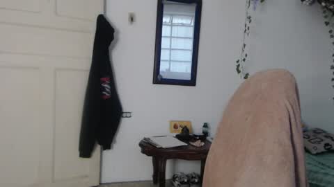 dazzayy online show from May 10, 10:44 pm