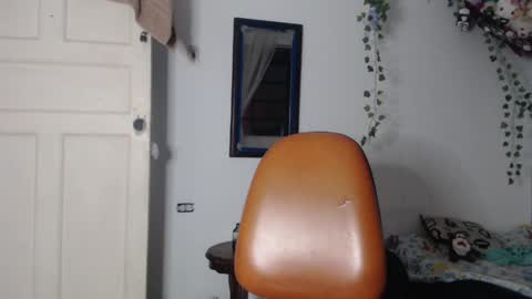 dazzayy online show from May 1, 1:21 am