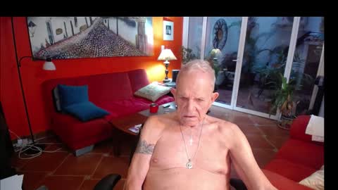 Snapshot of ddaldd chatting on November 1, 1:15 pm NOLADon online show from November 1, 1:15 pm