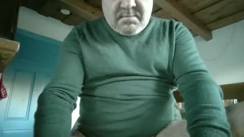 Snapshot of ddragos67 chatting on October 19, 3:04 pm ddragos67 online show from October 19, 3:04 pm