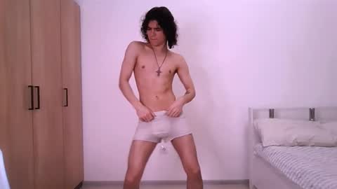 dean_raven online show from December 16, 7:37 am