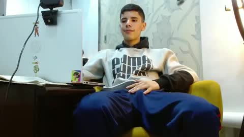 Snapshot of delglo chatting on October 28, 3:42 am delglo online show from October 28, 3:42 am