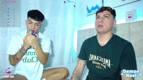 Snapshot of demonael chatting on February 4, 3:00 am Juan Gabriel Independent Models 3 online show from February 4, 3:00 am