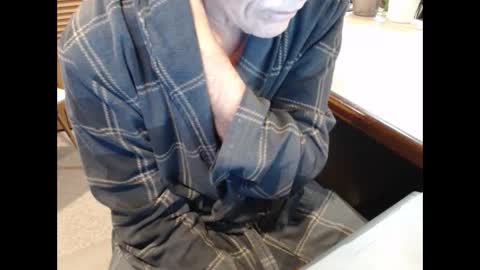 Snapshot of denn_jett chatting on January 21, 11:40 am Den  Jet online show from January 21, 11:40 am
