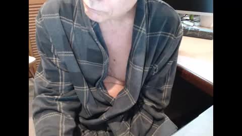 Snapshot of denn_jett chatting on January 26, 11:39 am Den  Jet online show from January 26, 11:39 am