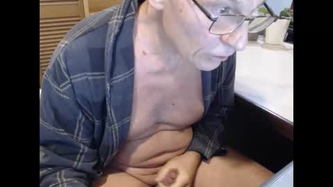 Snapshot of denn_jett chatting on January 17, 11:59 am Den  Jet online show from January 17, 11:59 am