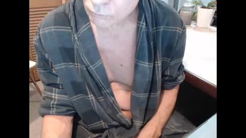 Snapshot of denn_jett chatting on January 19, 12:17 pm Den  Jet online show from January 19, 12:17 pm