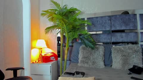 Snapshot of dennis_cox_ chatting on January 21, 8:22 am dennis_cox_ online show from January 21, 8:22 am