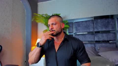 Snapshot of dennis_cox_ chatting on February 13, 11:17 am dennis_cox_ online show from February 13, 11:17 am