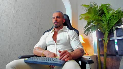 Snapshot of dennis_cox_ chatting on January 9, 12:30 pm dennis_cox_ online show from January 9, 12:30 pm
