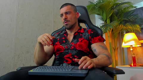 Snapshot of dennis_cox_ chatting on December 14, 9:18 am dennis_cox_ online show from December 14, 9:18 am