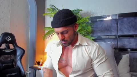 Snapshot of dennis_cox_ chatting on January 29, 10:37 am dennis_cox_ online show from January 29, 10:37 am