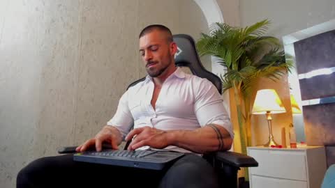 Snapshot of dennis_cox_ chatting on December 22, 11:22 am dennis_cox_ online show from December 22, 11:22 am
