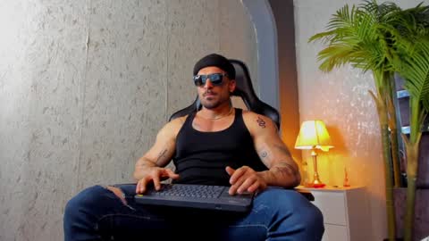 Snapshot of dennis_cox_ chatting on February 2, 4:15 am dennis_cox_ online show from February 2, 4:15 am