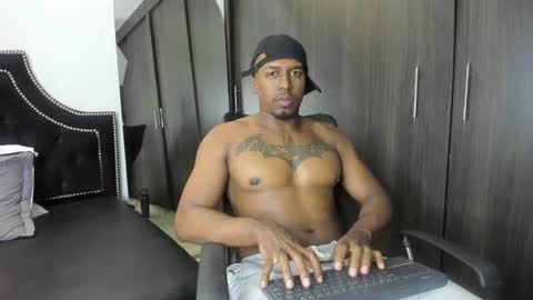 Snapshot of denzelrios chatting on October 2, 9:41 pm denzelrios online show from October 2, 9:41 pm
