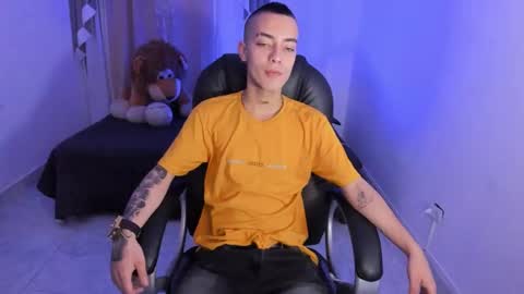 Dereck Boy online show from February 10, 2:05 am