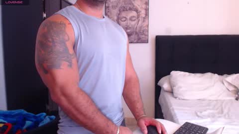 Derek online show from November 25, 1:46 pm