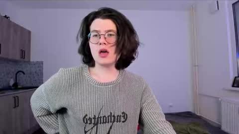 Derek online show from February 16, 6:28 pm